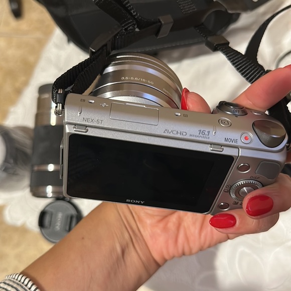 SONY Camera - Picture 3 of 7